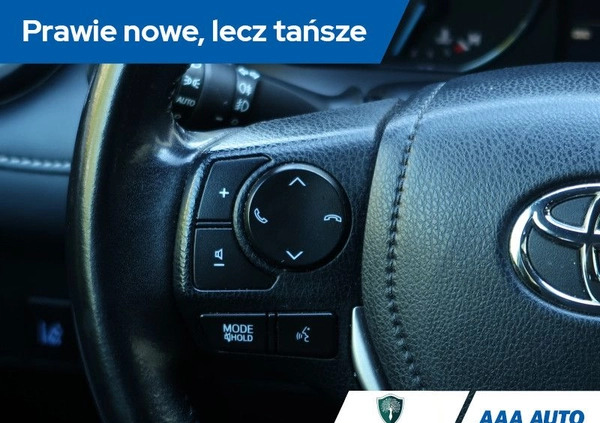 Toyota RAV4 cena 98000 przebieg: 74711, rok produkcji 2017 z Radom małe 326